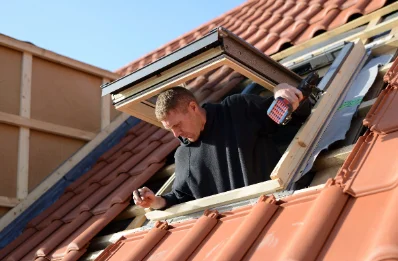 Pose de fenêtres de toit Velux à Rousies
